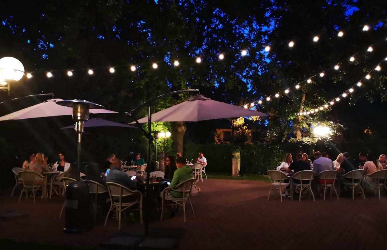 Hof Hotel Garden Kaunas Kültér fotó