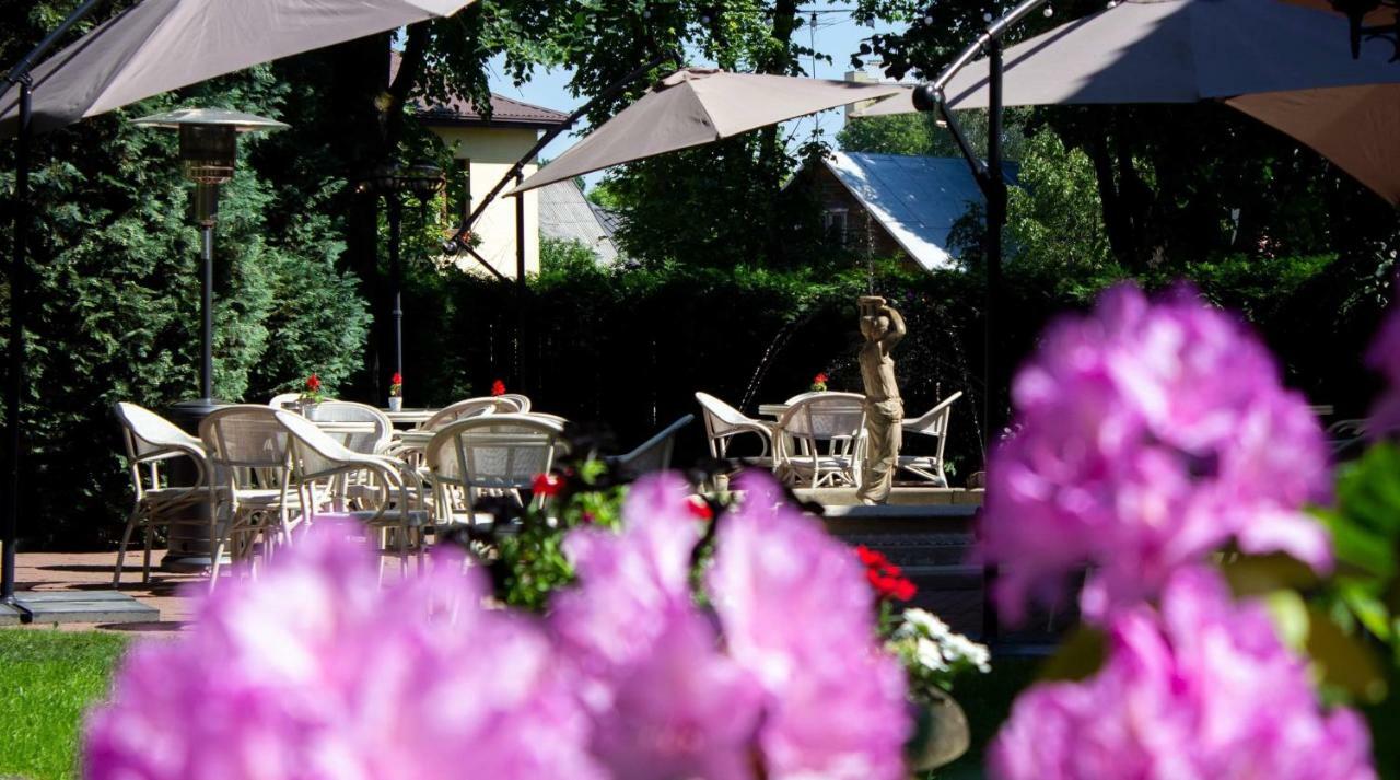 Hof Hotel Garden Kaunas Kültér fotó