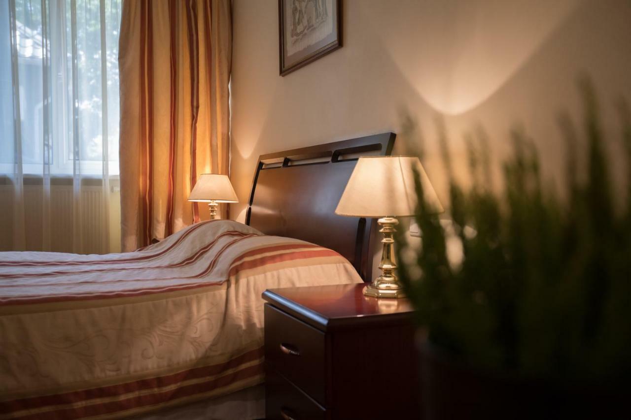 Hof Hotel Garden Kaunas Kültér fotó
